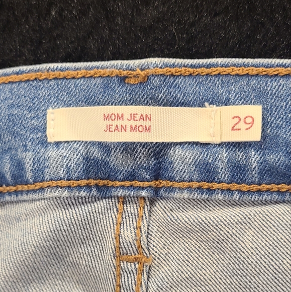 Levi's Mom Jean - Picture 3 of 4